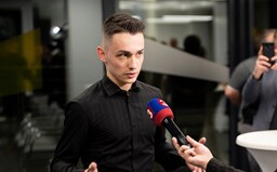 Etický hacker: Načo si prelepuješ webkameru, keď si celý deň na mobile a pozeráš sa do fotoaparátu? (Rozhovor)