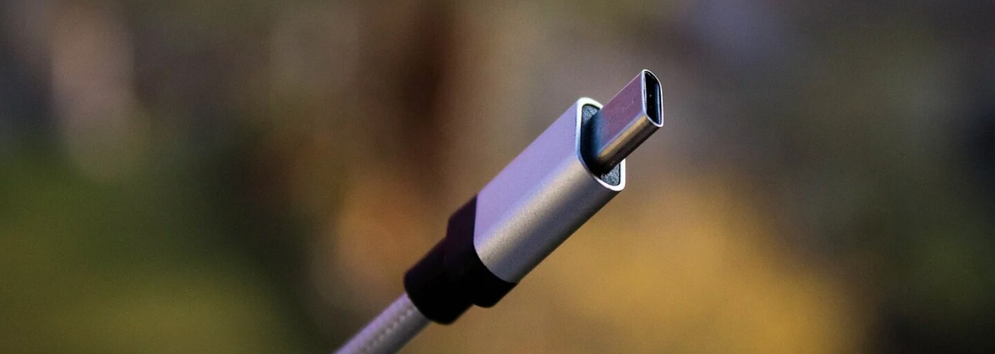 EU chce sjednotit nabíječky pro mobily. Výrobci by používali jen USB-C