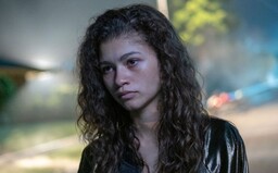 Euphoria sa vracia! Už o pár dní uvidíme špeciálne epizódy so Zendayou v role Rue