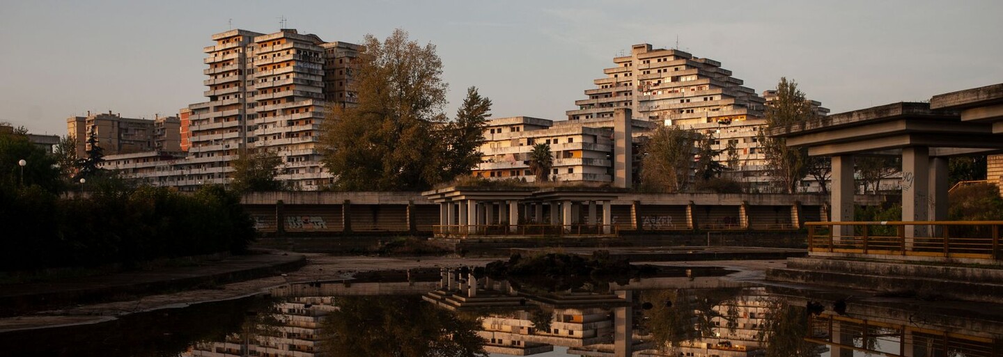 Europe's Most Dangerous Housing Project as a Scene for Bloody Mafia Wars. Social Housing Gone Wrong. 