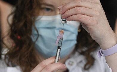 Európska komisia schválila vakcínu spoločností Pfizer a BioNTEch na použitie v EÚ Európska komisia schválila vakcínu spoločností Pfizer a BioNTEch na použitie v EÚ
