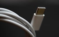 Európska únia oficiálne odsúhlasila povinnosť používať káble so zakončením USB-C, spoločnosť Apple nesúhlasila
