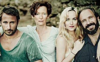 Exces, rock 'n' roll a hviezdne obsadenie. Aj taký je prvý trailer k filmu A Bigger Splash Exces, rock 'n' roll a hviezdne obsadenie. Aj taký je prvý trailer k filmu A Bigger Splash