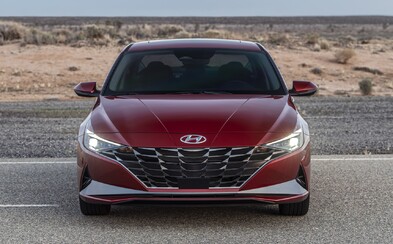 Extravagantný dizajn a po prvýkrát aj ako hybrid, to je nový Hyundai Elantra Extravagantný dizajn a po prvýkrát aj ako hybrid, to je nový Hyundai Elantra