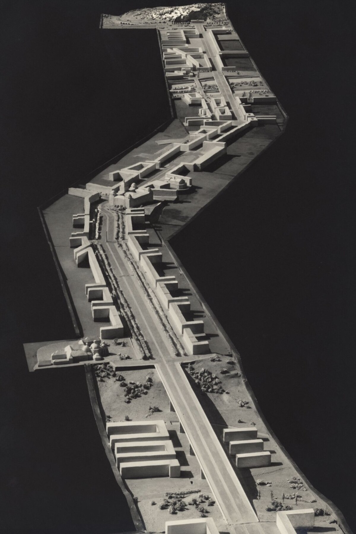 Prahu měla od severu k jihu protnout velkolepá třída.