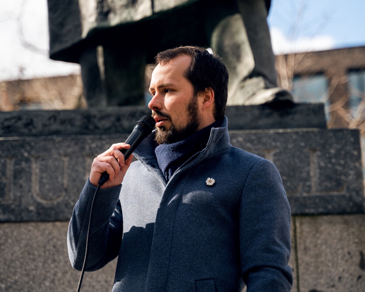 Demonstrace za rezignaci děkana Národohospodářské fakulty VŠE Miroslava Ševčíka.