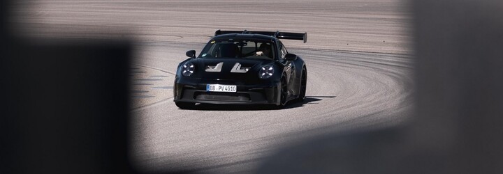 Črtá sa nový kráľ Nürburgringu? Porsche poodhaľuje nové 911 GT3 RS a prezrádza dátum jeho premiéry