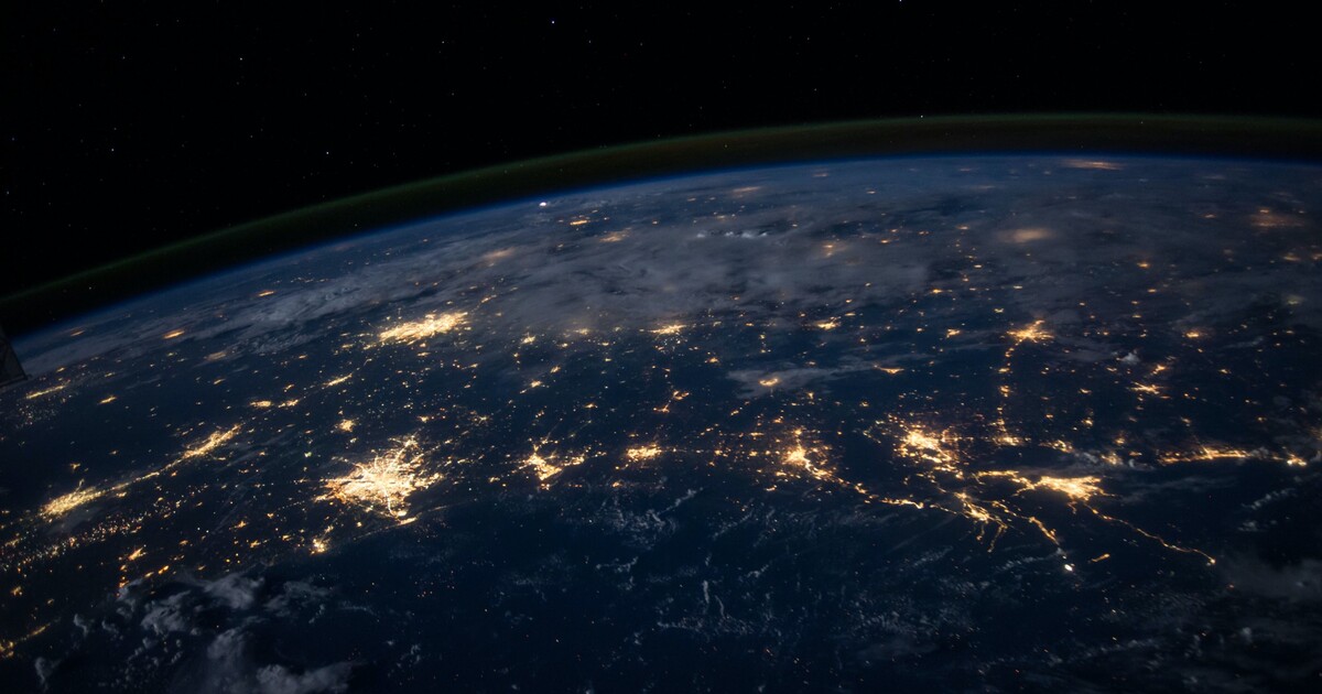 VIDEO: Děsivý jev na obloze? Lidé viděli zánik Muskovy rakety, vysvětlují astronomové