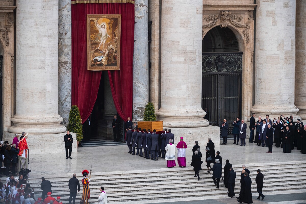 pohreb papez benedikt xiv