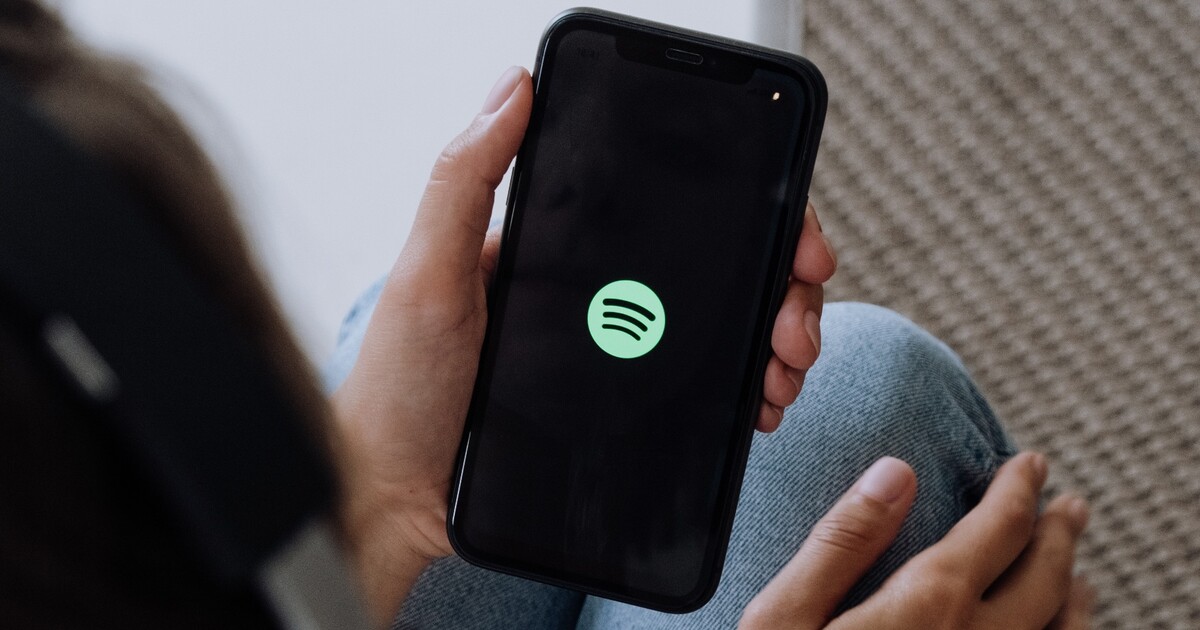 Spotify zveřejnilo žebříček nej songů letošního léta. Podívej se, co nejvíc frčí ve světě