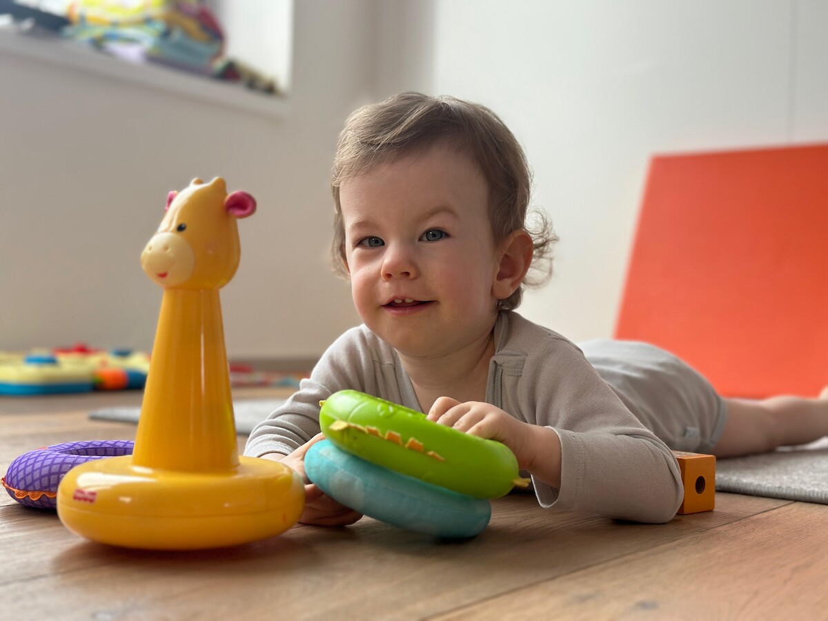 Malý Teodor brzy oslaví dva roky. Je mnohem aktivnější, jeho psychomotorický vývoj je ale opožděný.