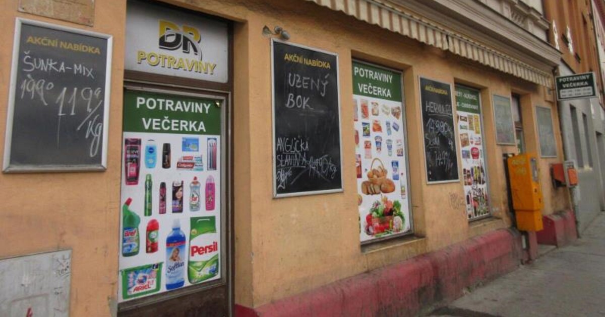 OBRAZEM: Myší trus, pavučiny, špína. Inspekce zavřela obchod v Brně na Cejlu, majitel za dva dny znovu otevřel