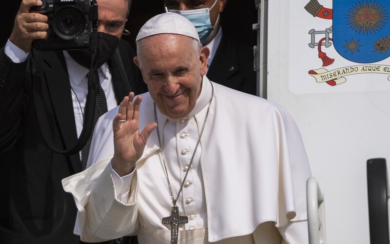 Papež poděkoval jeptišce, která už 50 let podporuje práva LGBTQ osob. Kardinál Duka během Prague Pride 2015 zakázal její přednášku.