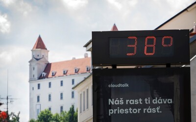 Na Slovensku dnes bude až 38 stupňov, varujú meteorológovia. Výstraha platí pre 15 okresov.