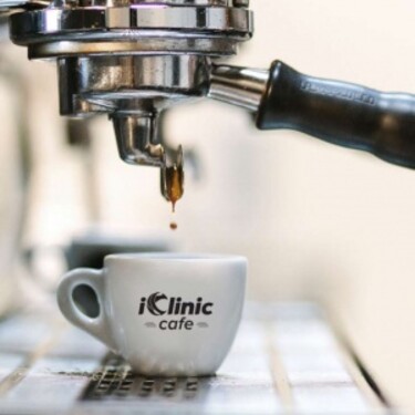 V ktorej krajine sa nachádza slovenská plantáž El Colibrí, odkiaľ sa dodáva káva aj do iClinic Cafe?