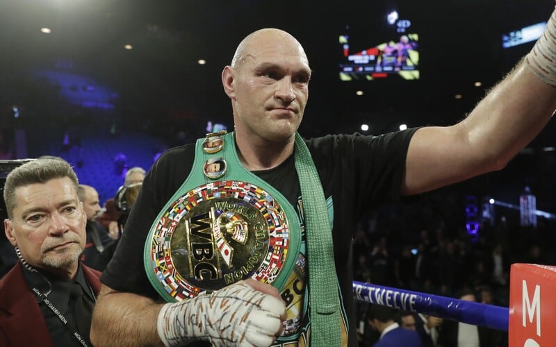 Šampion Tyson Fury chce zápas s Mikem Tysonem. Uvidíme slavné boxery v jednom ringu?