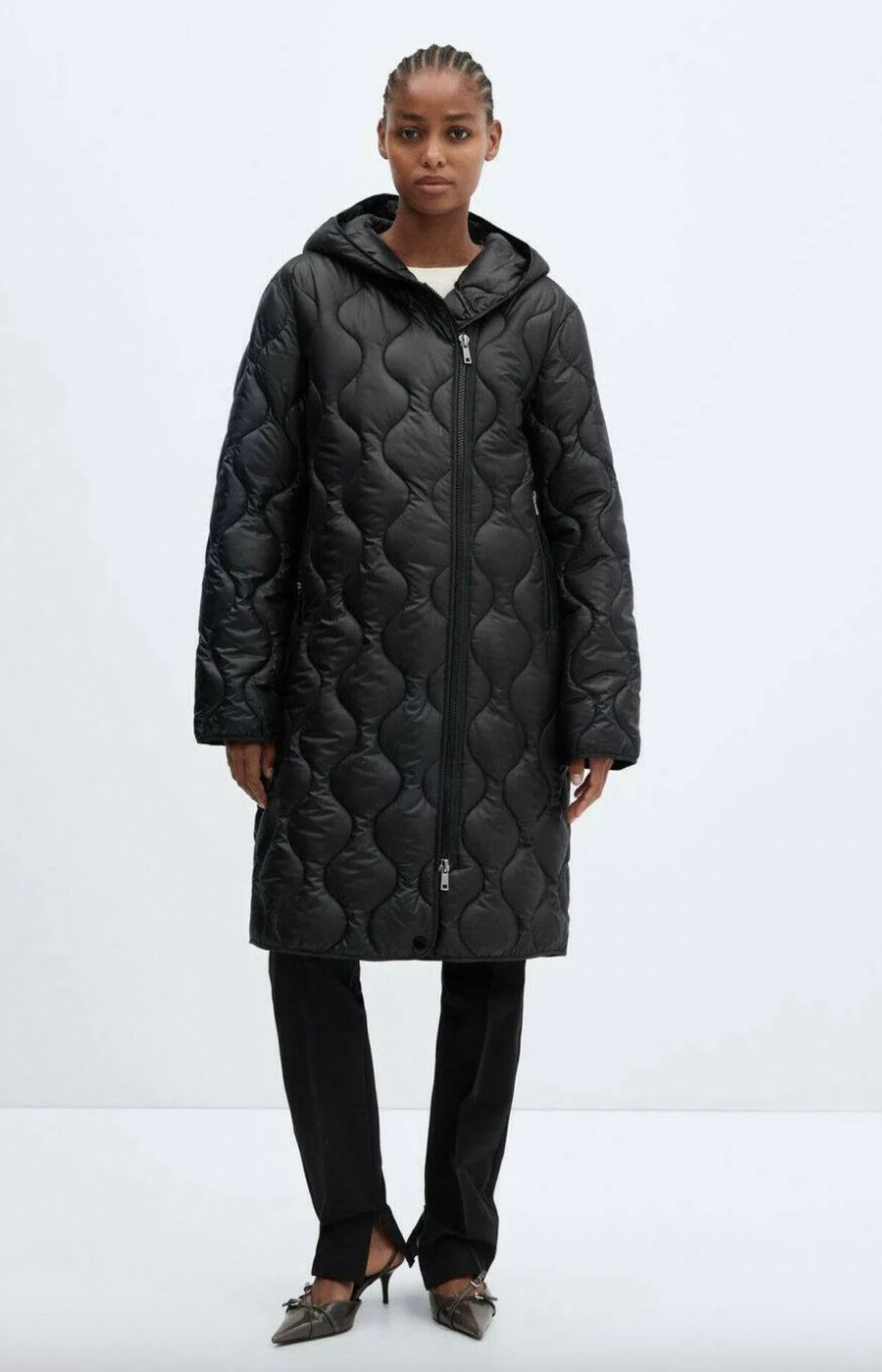 Prešívaný kabát s golierom od značky Mango kúpiš za 99,99 eura.