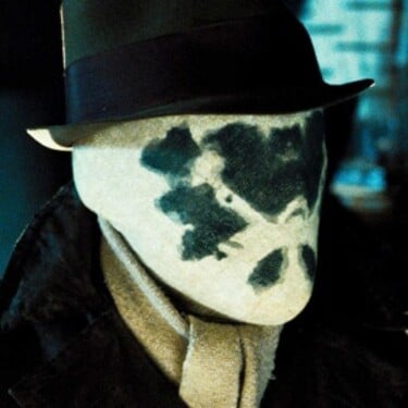 Kto sa nachádza pod maskou Rorschacha?