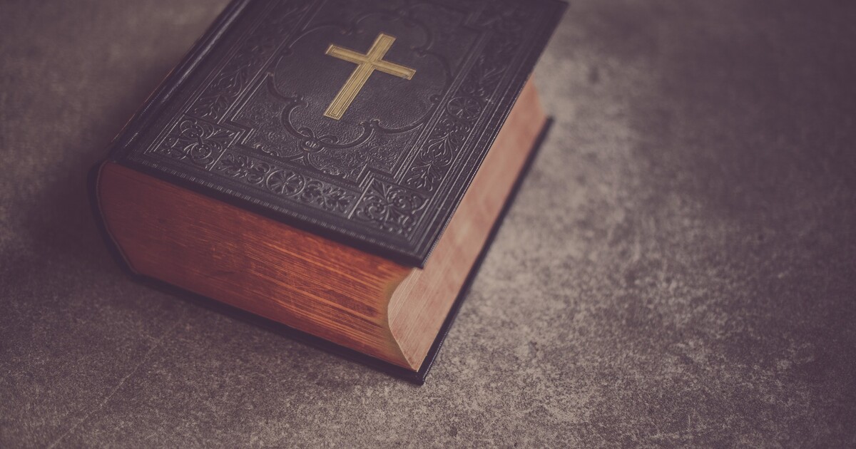 Bible je porno a do školy nepatří, reaguje rodič na zákazy knih v USA. Z knihoven mizí desítky titulů