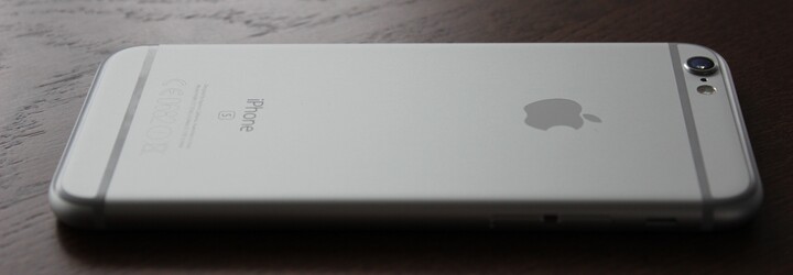 Je nový iPhone jen módním doplňkem, nebo splnil všechna očekávání high-end uživatele? (Recenze)