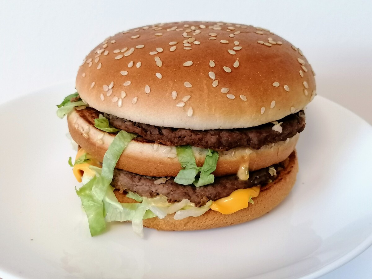 Big Mac vyzeral pred experimentom úplne inak.