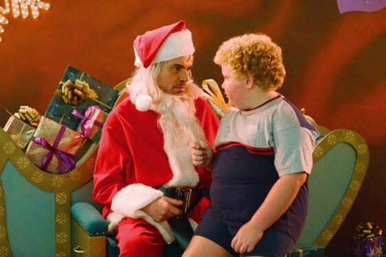 Doplň hlášku z filmu Santa je úchyl (2003):  „Keby som vedel, že budem musieť znášať bandu malých smradov, čo mi 30 dní v roku ští do lona, už dávno by som...“ 