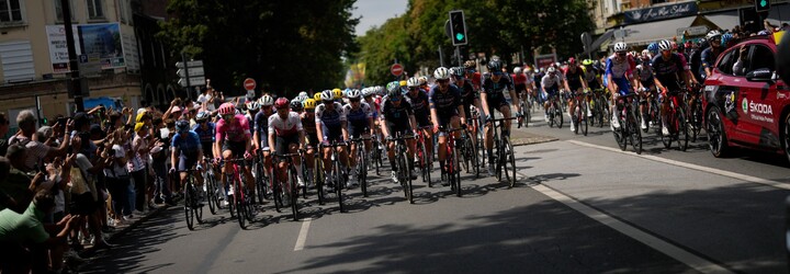 5. etapa Tour de France: víťazom záverečného špurtu Clarke z úniku. Pád Sagana s van Aertom, ktorý si napokon udržal žltý dres