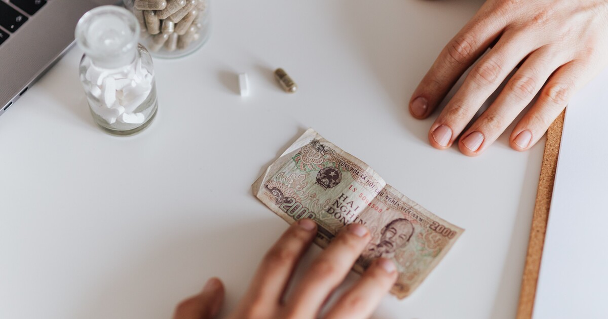 Úplatky lékařům dávají spíše mladí lidé. Co dalšího ukazuje průzkum?