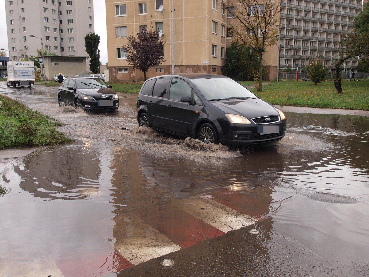 záplavy, dážď, búrka