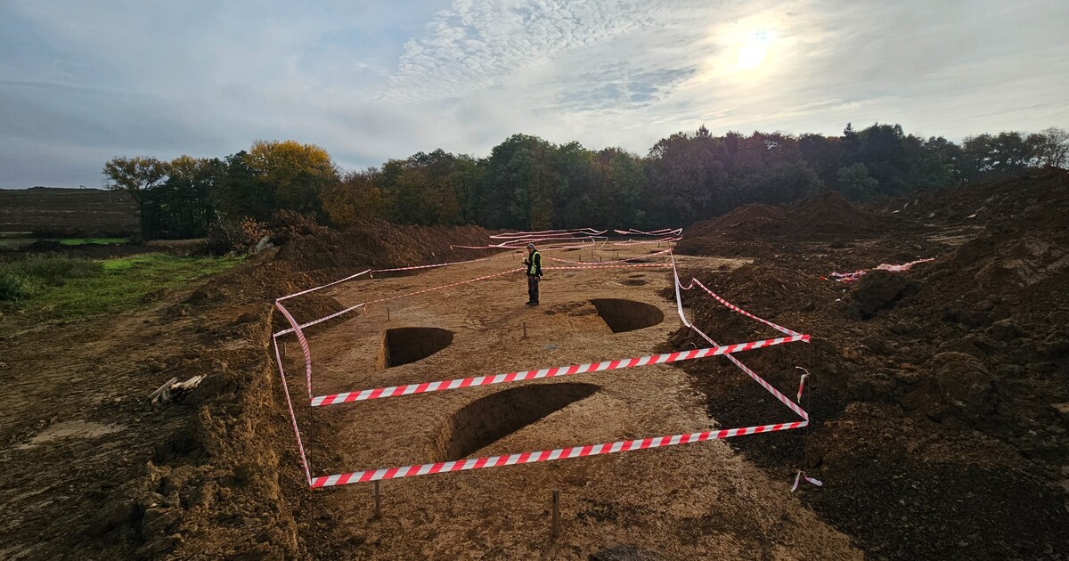 FOTO: Fascinující objev u Prahy: Archeologové odkryli stavby staré 7 000 let