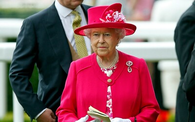 Královna Alžběta II. se nakazila koronavirem.