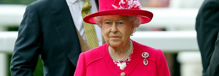 VIDEO: Irští fotbaloví fanoušci slavili skon britské královny. „Líza už je v bedně,“ zpívali