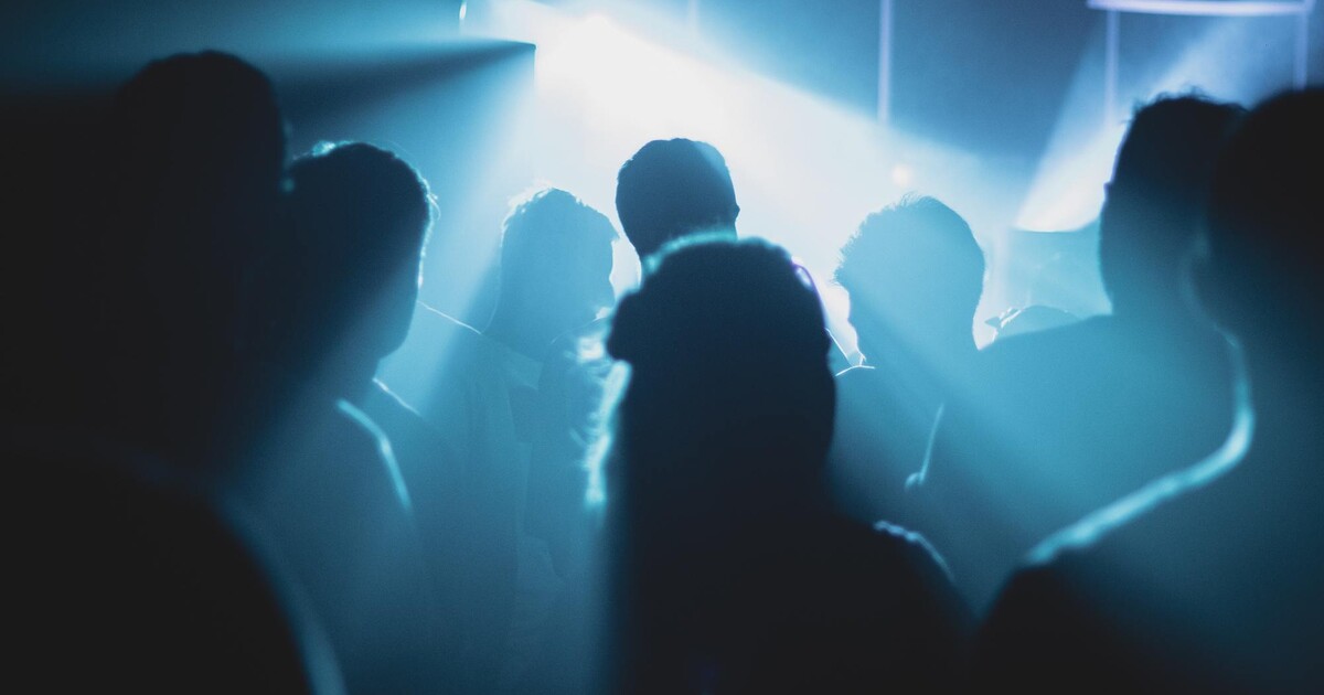 Hromadná rvačka na diskotéce v Katovicích: Iniciátorem byl osmnáctiletý mladík, napadl i policisty