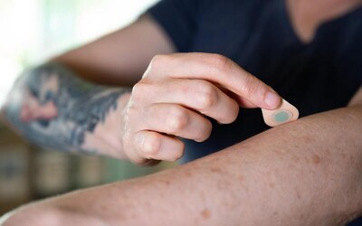 Tetování bezbolestně a rychle? Vědci vyvinuli novou technologii.