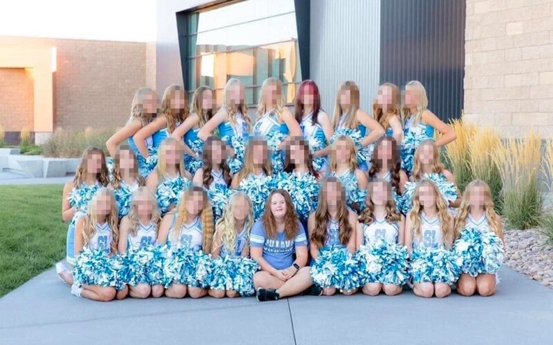 Střední škola v Utahu vynechala na fotce z ročenky 14letou dívku s Downovým syndromem.