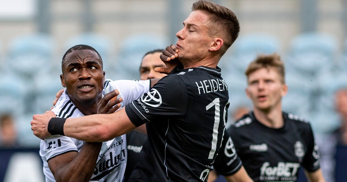 Brutální bitka na fotbale v Budějovicích má pokračování. Do případu už se vložila policie