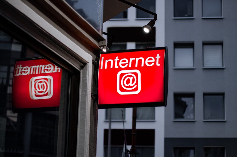Zkratka pro přístupový bod k bezdrátovému připojení k internetu se nazývá: