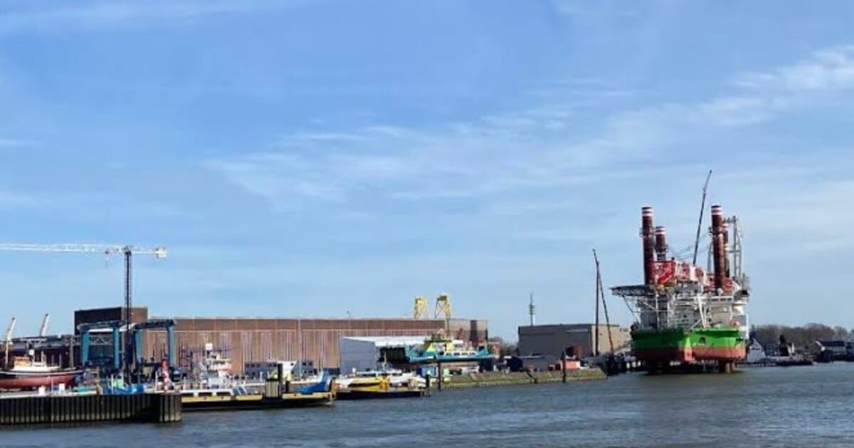 Přístav v Rotterdamu se připravuje na možnou válku. NATO získá vyhrazený prostor pro přepravu zbraní