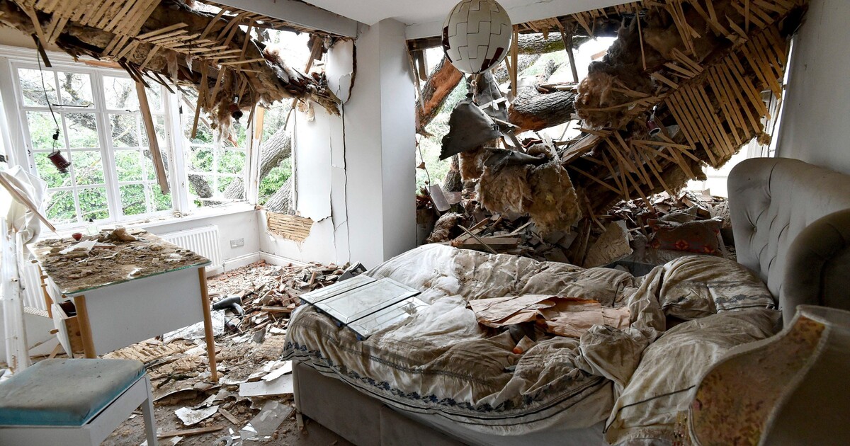 Austrálie vyhlásila stav přírodní katastrofy. Vichřice a bouře ochromily tisíce domácností