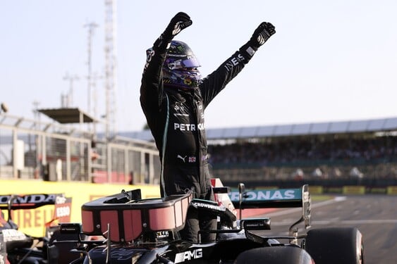 Aký celkový trest napokon dostal Max Verstappen na poslednej Veľkej cene Saudskej Arábie?