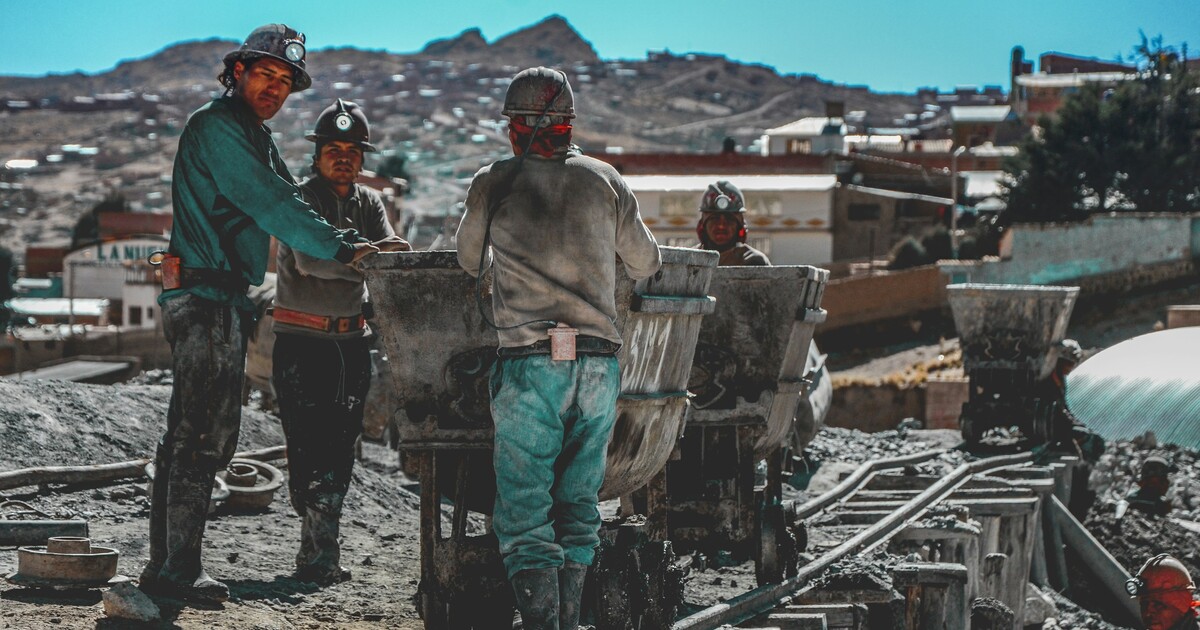 ŽEBŘÍČEK: Tohle jsou ty nejnebezpečnější profese na světě. Najdeš tu letušky i horníky