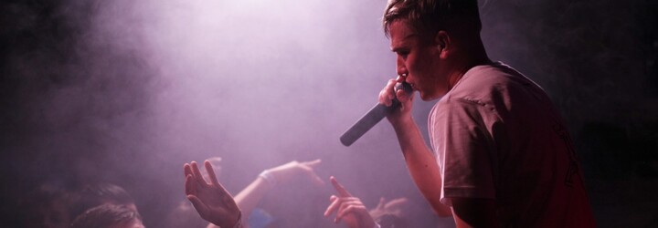 Další Ach Ano show je tady! Maniak si na Flédu pozval NobodyListena, Calina a talentované MCs z Brna