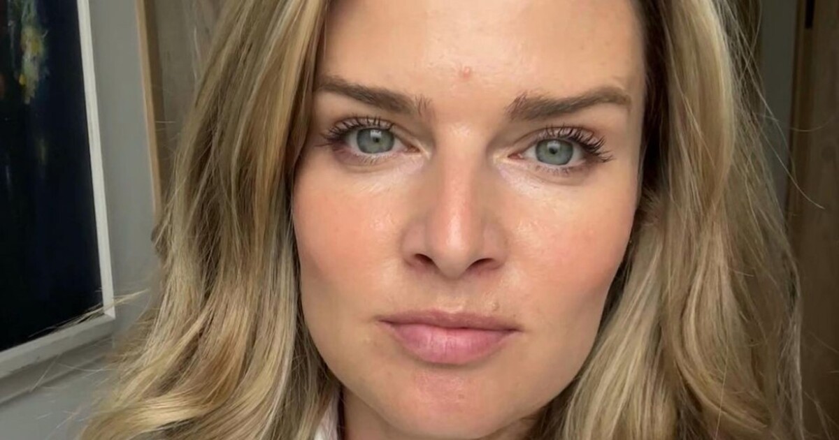 Influencerka a herečka Nikol Leitgeb dostane od předsedy Senátu Vystrčila stříbrnou medaili