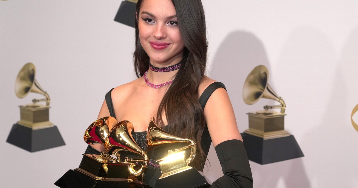 Video: Olivia Rodrigo levituje na noční obloze. Poslechni si velmi očekávaný singl z nového alba