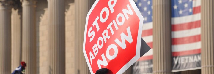 Poté, co Texas zpřísnil interrupce, se žádosti o potrat prudce zvýšily v okolních státech
