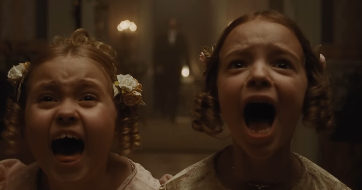 V hororu Nosferatu září české dětské herečky a Jordan Haj jako lovec upírů. Film sklízí skvělá hodnocení