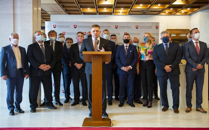 Robert Fico: Zverejnili ste, že bývam v bazéne, tak to vám teda blahoželám. Na dnešnej tlačovej konferencii sa vyjadril k novele zákona o voľbe generálneho prokurátora, ale nevyhol sa ani osobnejším otázkam.