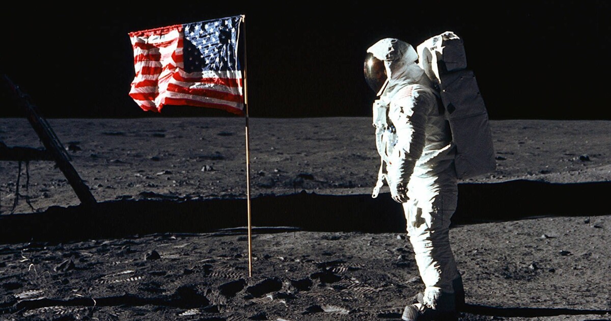 Человек который впервые оказался на поверхности луны. Миссия Аполлон 11. Аполлон 11 1969.