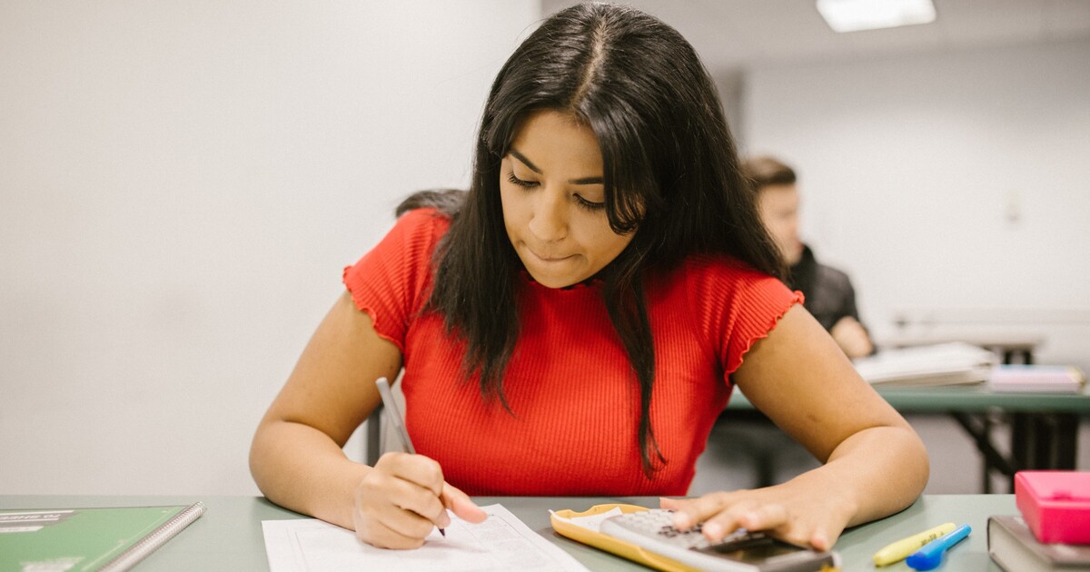 Chceš si procvičit otázky k přijímačkám? Cermat spustil novou aplikaci, funguje bez přihlášení