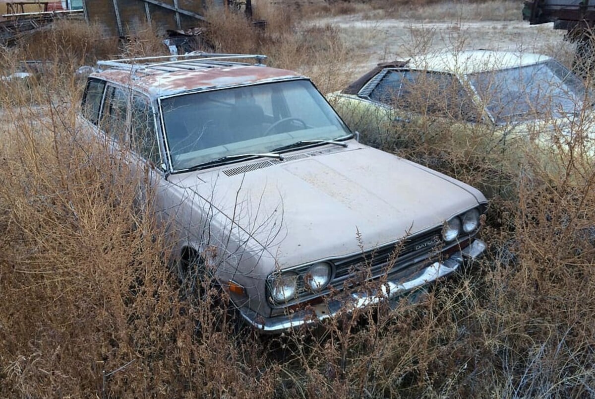 vrak odstavené auto